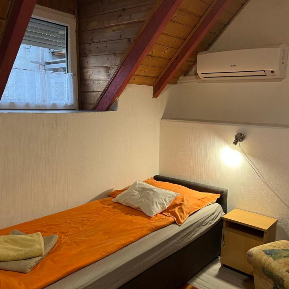 Lenzl'S Panzio Bed & Breakfast Szigetvar Luaran gambar