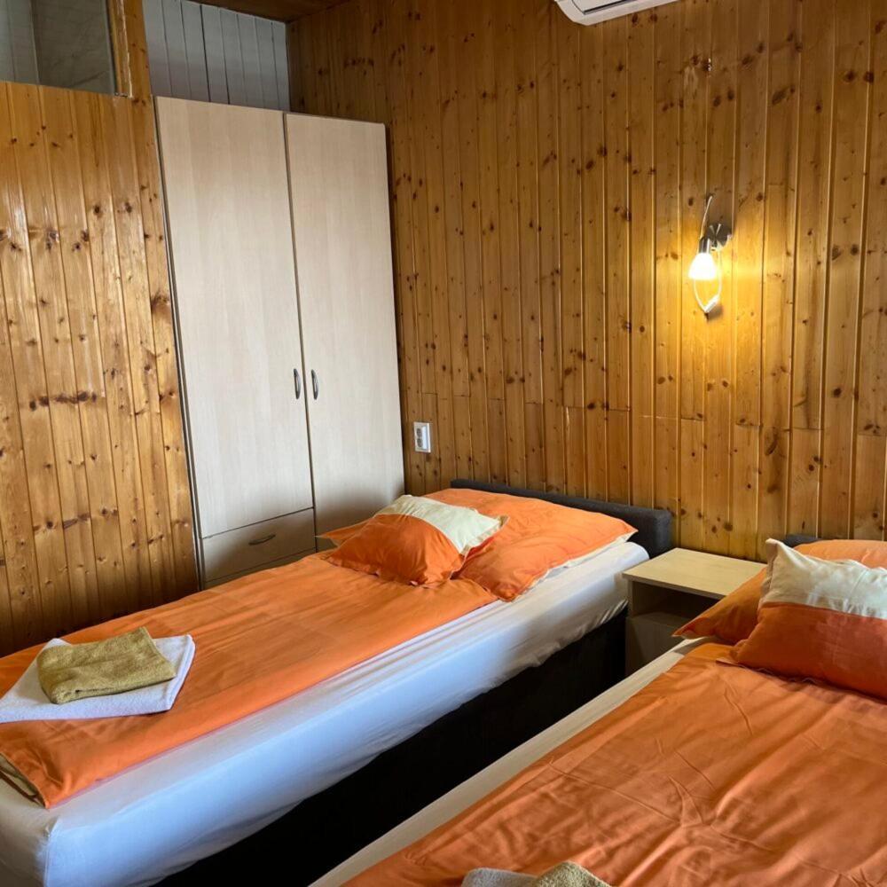 Lenzl'S Panzio Bed & Breakfast Szigetvar Luaran gambar