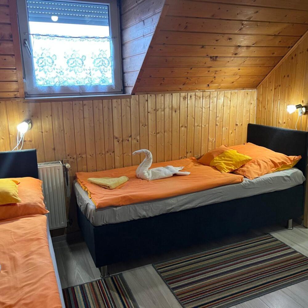 Lenzl'S Panzio Bed & Breakfast Szigetvar Luaran gambar