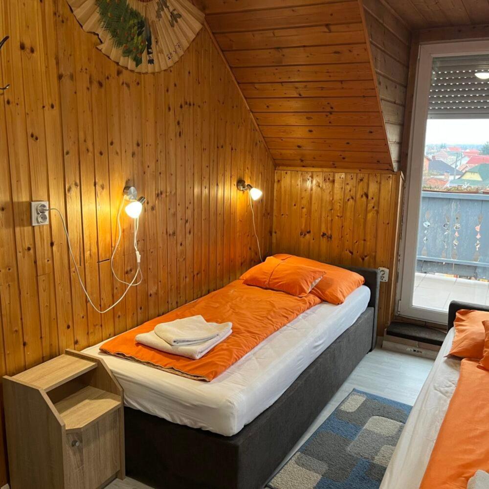 Lenzl'S Panzio Bed & Breakfast Szigetvar Luaran gambar