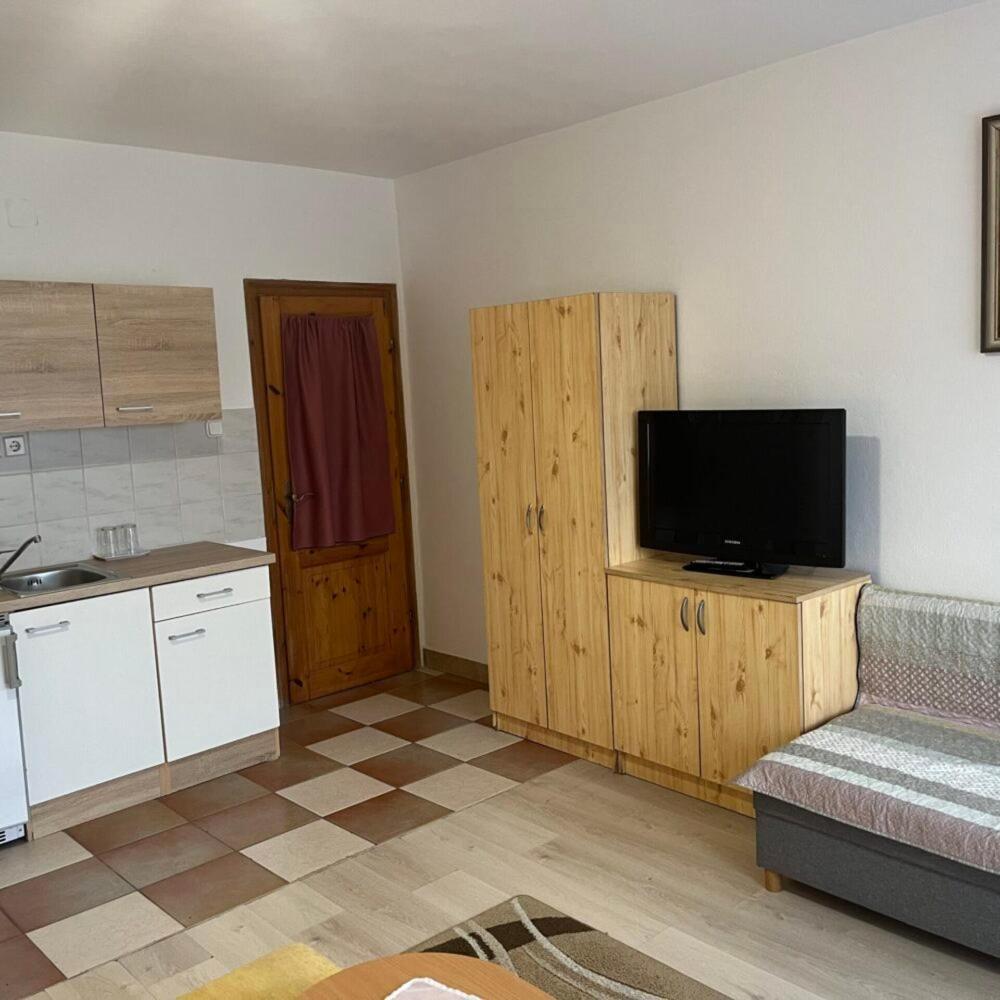 Lenzl'S Panzio Bed & Breakfast Szigetvar Luaran gambar