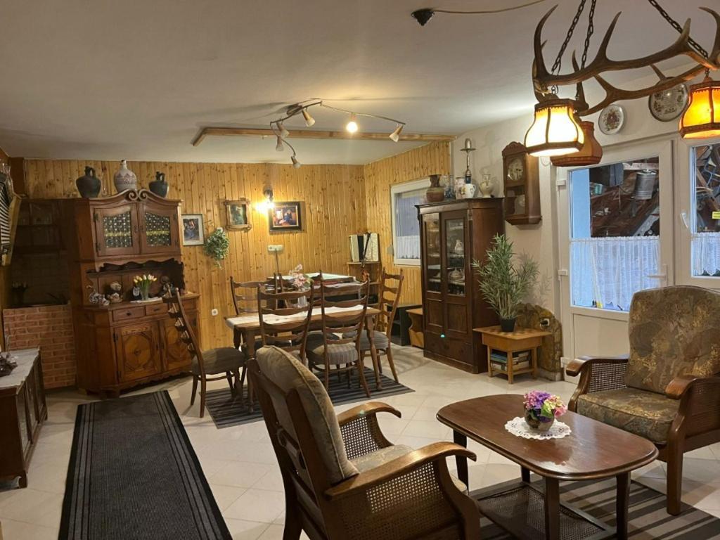Lenzl'S Panzio Bed & Breakfast Szigetvar Luaran gambar