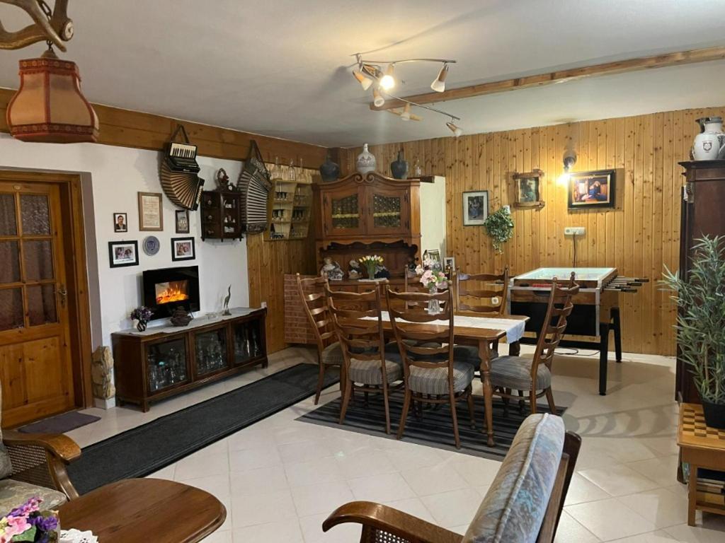 Lenzl'S Panzio Bed & Breakfast Szigetvar Luaran gambar