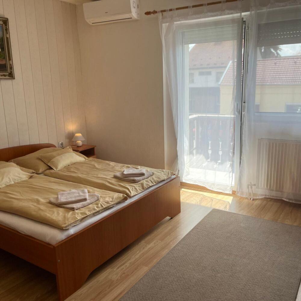 Lenzl'S Panzio Bed & Breakfast Szigetvar Luaran gambar