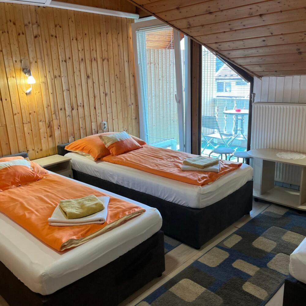 Lenzl'S Panzio Bed & Breakfast Szigetvar Luaran gambar