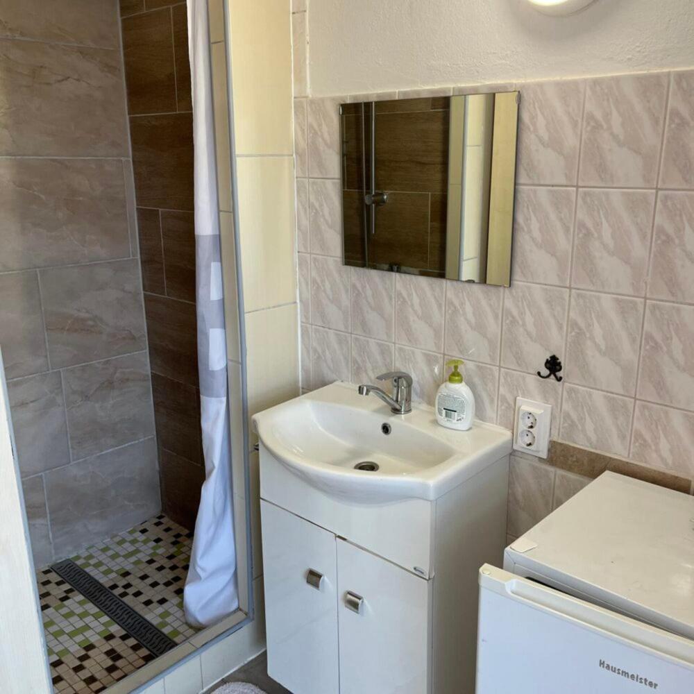 Lenzl'S Panzio Bed & Breakfast Szigetvar Luaran gambar